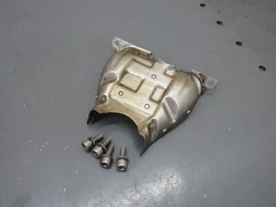 Cubierta protectora térmica turbocompresor Audi A4 2.0 Turbo 2017-2022 OEM Foto 1 de 4