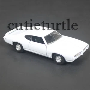 Pontiac GTO 1969 diecast Welly 4,5" 43714D blanco - Imagen 1 de 3