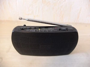 Radio portable FM STEREO/AM Sony SRF-18 / worldwide shipping - Imagen 1 de 5