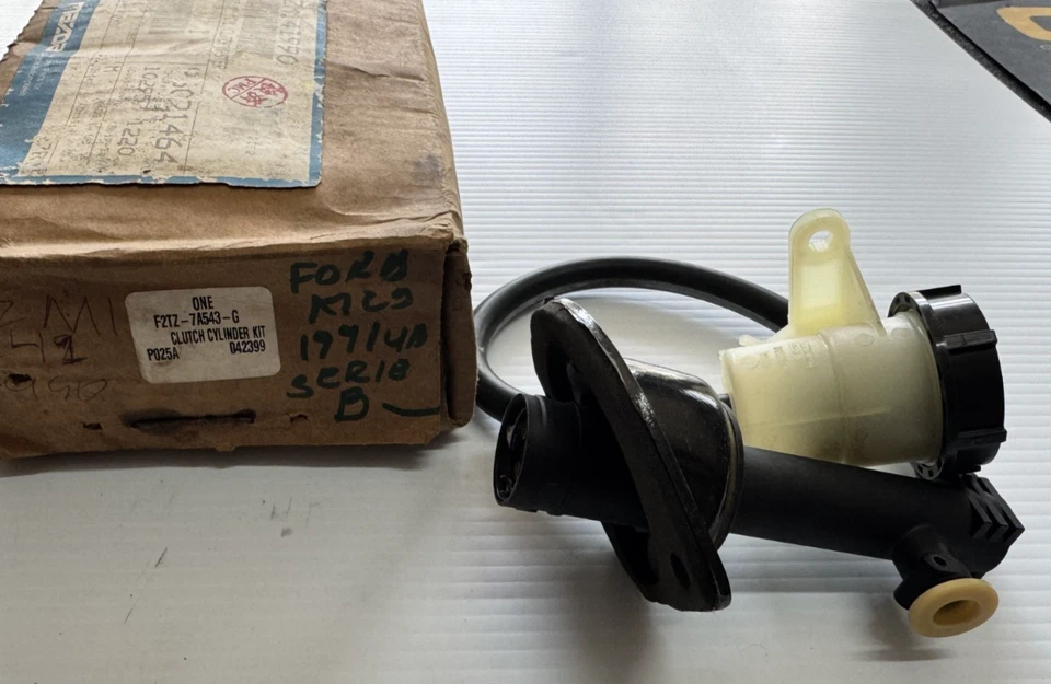 CILINDRO MAESTRO EMBRAGUE ORIGINAL FORD F2TZ-7A543-G Foto 1 de 2