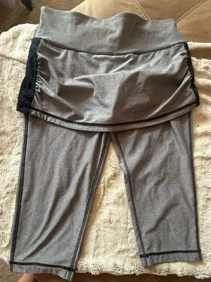 Legging SM Mujer Falda Gris Talla M Tenis Gimnasio Activo Entrenamiento Ejercicio Foto 1 de 4