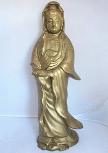 ¿Antiguo o vintage de 14,3"? Estatua china de hierro fundido pintada en oro KWAN-YIN - Imagen 1 de 12