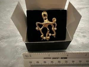 Avon Octopus Pin Elegant Sea Life 1995 Gold Tone Faux Pearls Crystal Accents!! - Picture 1 of 2