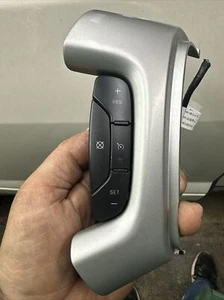 2011 Chevy Traverse Steering Wheel Controls Cruise Radio Volume Button Clusters - Picture 1 of 3