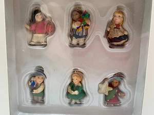 Hallmark Keepsake Joy to The World Colección Infantil Miniatura Conjunto de 6 NUEVO - Imagen 1 de 3
