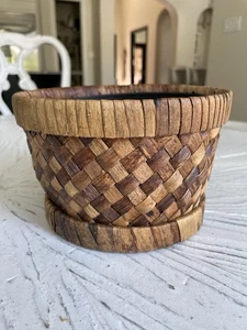 Vtg NWOT Woven Raffia Rattan Round Planter Basket w Plastic Liner 4x6.5" New - Picture 1 of 6