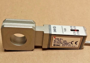 SMC   IS10M-40-L Pressure Switch  #6357 - Picture 1 of 4