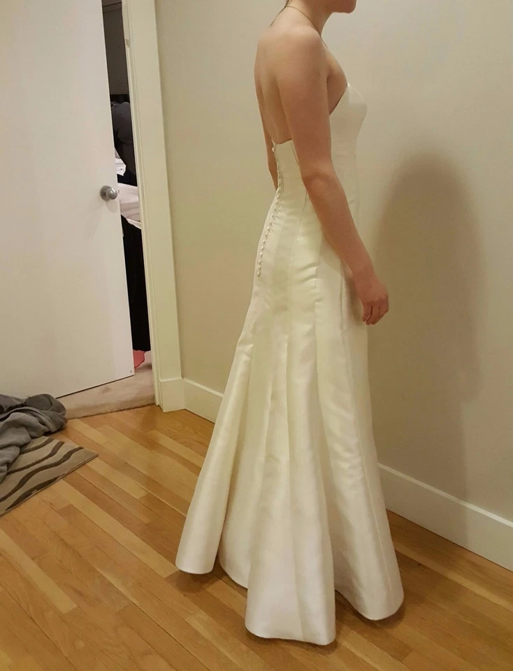 Vestido de novia sin mangas La Sposa NUNCA USADO Foto 1 de 4
