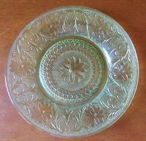 Tiara Glass Sandwich Chantilly Green 10 ¼” Dinner Plate(s) - Picture 1 of 3