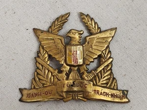 Original Vietnam Vietnamese Army ARVN Officer's Hat Cap Badge Gold Colored - Bild 1 von 2