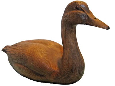 LARGE BROWN MANTLE DISPLAY HUNTING DECOY WITH GLASS EYES. 22" X 11 1/4" X 8" - Image 1 of 4