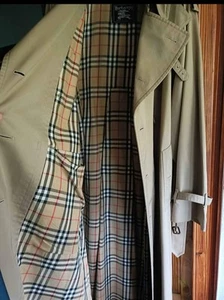Impermeabile Burberry - Foto 1 di 3