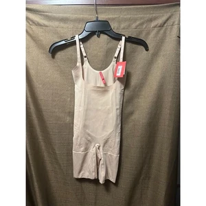Neu mit Etikett Spanx Body offene Brust halbhoher Oberschenkel Größe XS weich nude  - Bild 1 von 4