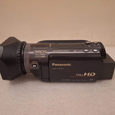 Panasonic HDC-HS700, Full HD Schwarz, Videokamer Handycam Profi Videos getestet - Bild 1 von 4