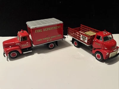 1952 GMC FDNY Oxygen Therapy Truck & FDNY Foam Powder Supply Unit Made In USA - Image 1 of 4