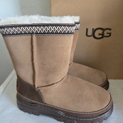NEW UNISEX KIDS SIZE 4 CHESTNUT UGG CLASSIC SHORT TRAILGAZER BOOTS 1157694K - Image 1 of 4