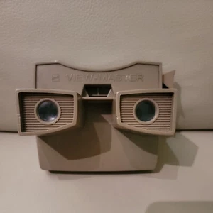 GAF MODEL G View-Master Tan/Brown  Viewer   1959 w 39 reels - Picture 1 of 11