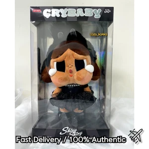 Muñeca de Peluche Brillante POP MART Crybaby NEGRA 33 cm Nueva en Caja Sellada 100% Auténtica - Imagen 1 de 4
