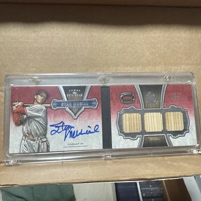 Libros autógrafos Topps Five Star Triple Relic 2012 #SM Stan Musial (AU, MEM3)   Foto 1 de 4
