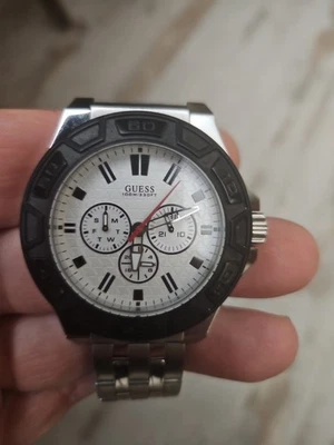 Guess 100m Foto 1 de 4