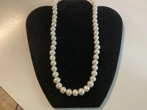 Perlenkette mit Ringeln - Bild 1 von 2