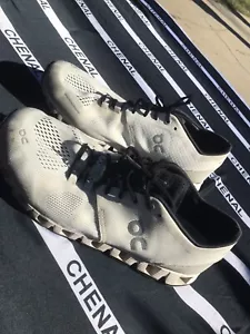 Scarpe On CLOUD Swiss Engineering da corsa bianche nere taglia W10,5 - Foto 1 di 12