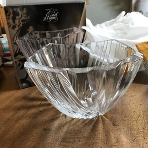 Modern Vintage 24 % Lead Crystal Centerpiece Vertical Fruit Bowl Large - 9" - Picture 1 of 14