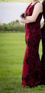 B Darlin formelle Abschlussball Zeichnungsform schwarz/rot Größe 7/8 - Bild 1 von 10