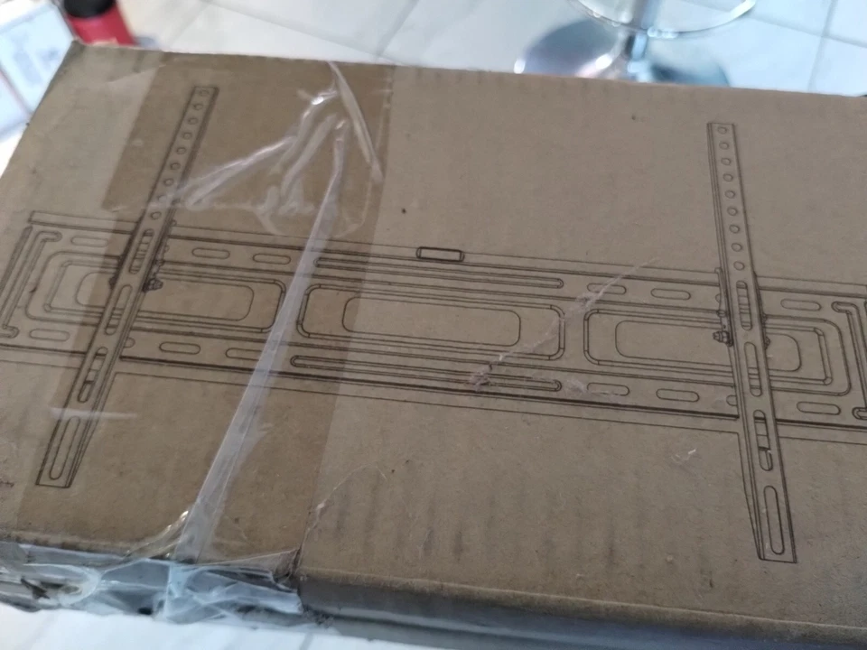 Nuevo, onn. Kit de montaje en pared de TV inclinable para televisores de 24" a 84" con cable HDMI. ONA16TM013E Foto 1 de 4