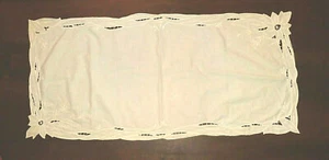 Ricamate white linen rectangular napperon. (70x39 CM) - Picture 1 of 3