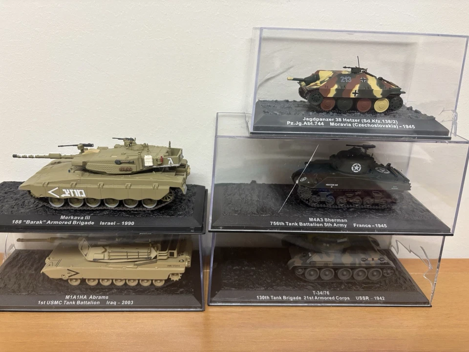 Lotto carri armati 1/72 De Agostini: Abrams-Sherman T34/76-MerkavaIII-Jagdpanzer - Immagine 1 di 4