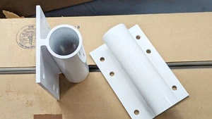 Wytłaczane aluminium 1,5" uchwyt na rurkę wspornik antenowy zastosowanie 3" śruba U biały proszek - Zdjęcie 1 z 10