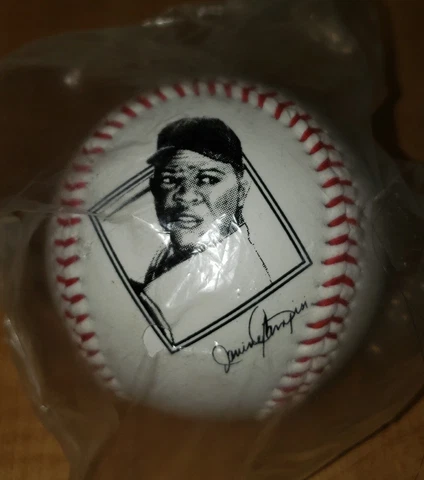 Willie Mays AVON Commemorative Edition Baseball San Francisco Giants Cover