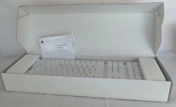 Apple A1016 Wireless Pro Keyboard - US English (M9270LL/A) - Image 1 of 1