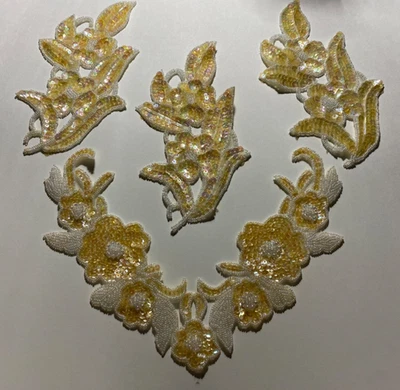 Juego de 4 flores vintage con apliques dorados elegancia lentejuelas con cuentas ¡HERMOSO! Foto 1 de 4