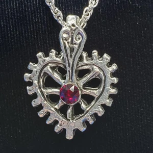 Steampunk Herz Zinn Anhänger Halskette rot Fellowship Foundry hergestellt in den USA *NEU* - Bild 1 von 2