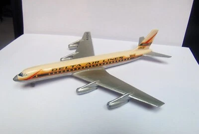 Siku - Douglas DC 8 Jetliner - Nº F 19 - Plástico - Delta Airlines Foto 1 de 4