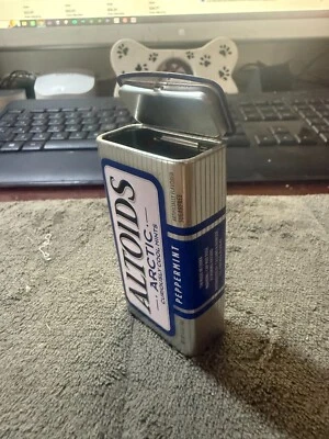 Altoids Arctic Peppermint / Berry 3 inch flip-top hinged lid tin 1.2 ounce empty - Image 1 of 3