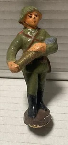 alte Elastolin/Lineol Figur, Soldat der Wehrmacht mit Granate, Zustand s. Bilder - Bild 1 von 9
