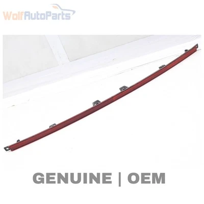 2020-2024 VW ATLAS CROSS SPORT - REAR Bumper Reflector (Center) 3CM945103A - Image 1 of 4