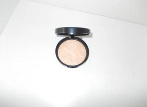 LAURA GELLER 8g Light Balance-N-Glow Illuminating Foundation - Picture 1 of 2