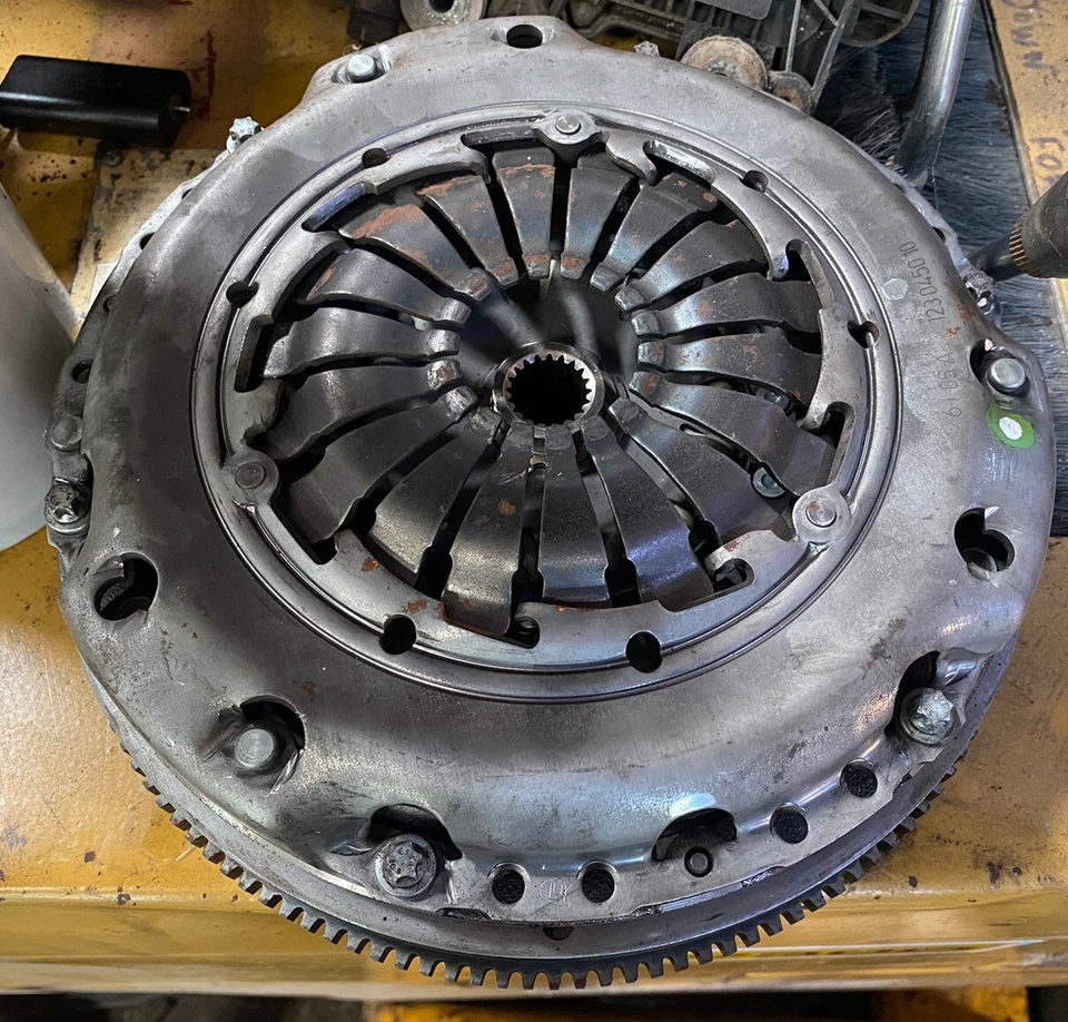 Vauxhall Astra 1.7 CDTI LUK Duel mass Flywheel + Clutch (only 3000 miles) - Image 1 of 1