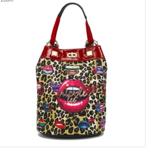 Nicole Lee “ Wild Lips “ NYLON MULTIFUNCTIONAL BUCKET BACKPACK - Picture 1 of 8