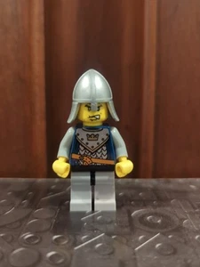 Lego cas338 Crown Knight Scale Mail - Mini Figure - Castle -Fantasy Era - Picture 1 of 8