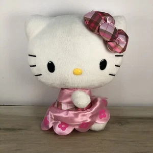 Hello Kitty 10 Zoll Sanrio Plüsch kariert Schleife seitlich sitzend Stofftier rosa Kleid - Bild 1 von 10