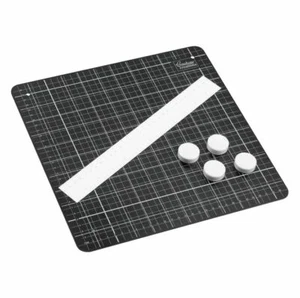 Couture Creations Mat - All-in-One Magnetic Art Work Station + Ruler & Magnets - Picture 1 of 2