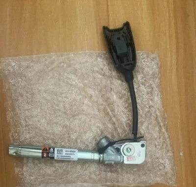 2017-2024 CADILLAC XT5 XT6 ПЕРЕДНИЙ ЛЕВЫЙ НАТЯЖИТЕЛЬ РЕМНЯ БЕЗОПАСНОСТИ ЧЕРНЫЙ НОВЫЙ OEM GM - Изображение 1 из 3