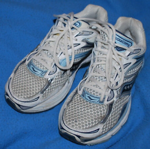 Saucony Women's ProGrid Omni 9 blue white athletic shoes 9.5 White/Blue (10078)