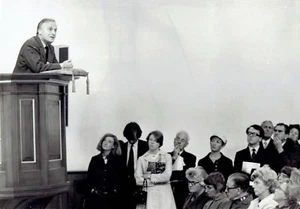 1970 Vintage DBLWT Photo violinist Yehudi Menuhin speak at St Mary-le-Bow Church - Picture 1 of 2