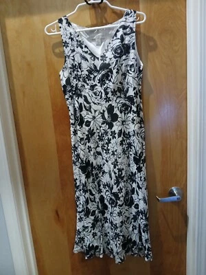 VESTIDO MUJER PETITE SOFISTICATE TALLA 8 SIN MANGAS NEGRO BLANCO FLOR Foto 1 de 4